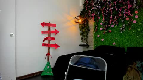 Sarah Deyvis online show from 11.04.25