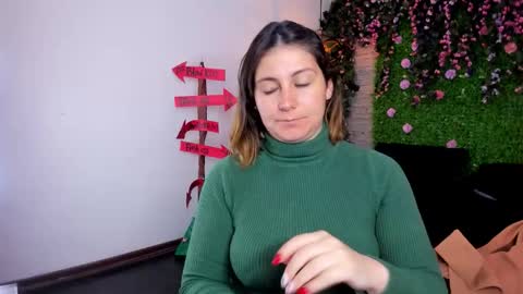 Sarah Deyvis online show from 11.05.25