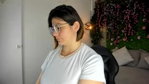 Sarah Deyvis online show from 01.12.26