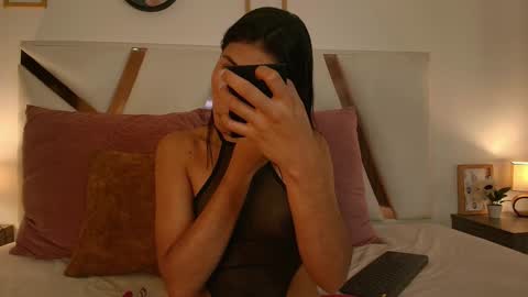 Snapshot of sarahevans__ chatting on 01.03.25 Sarah Evans online show from 01.03.25