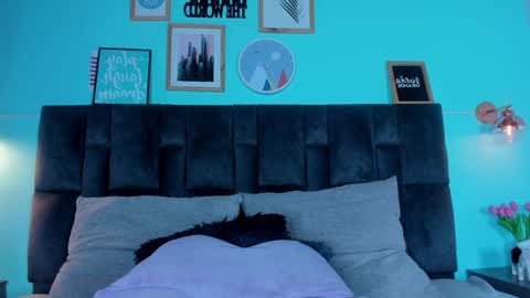 Snapshot of sarahevans__ chatting on 02.26.25 Sarah Evans online show from 02.26.25