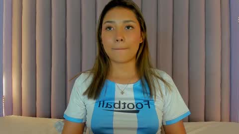 Snapshot of sarahevans__ chatting on 03.05.25 Sarah Evans online show from 03.05.25