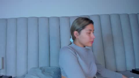 Snapshot of sarahevans__ chatting on 03.07.25 Sarah Evans online show from 03.07.25