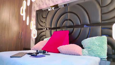 Sarah online show from 01.30.25