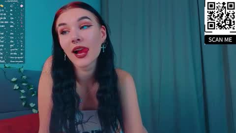 Snapshot of sarahhunny chatting on 10.04.25 Sarah online show from 10.04.25