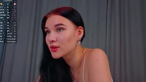 Snapshot of sarahhunny chatting on 10.05.25 Sarah online show from 10.05.25