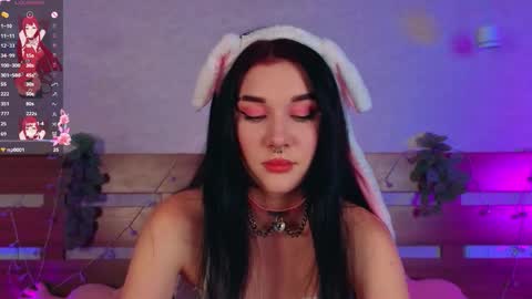 Snapshot of sarahhunny chatting on 11.06.25 Sarah online show from 11.06.25