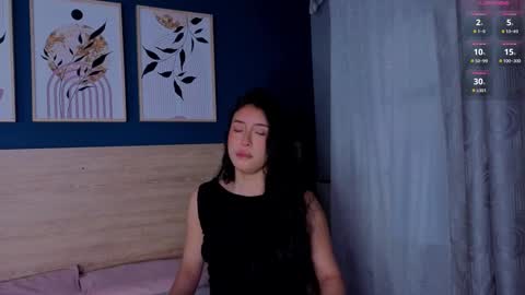 Snapshot of sarahmiler_ chatting on 09.18.25 Sarah online show from 09.18.25