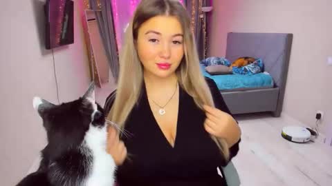 Sarah online show from 12.18.25