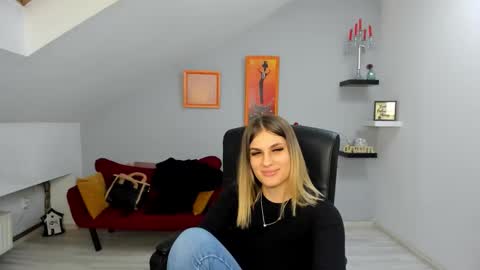 sarahowenn online show from 12.18.25