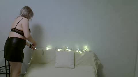 sarahphelps online show from 11.30.25