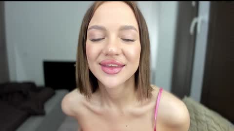 sarahphyllis online show from 01.20.25