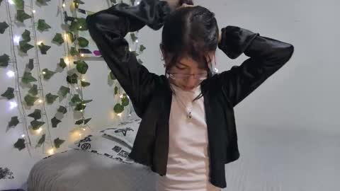 Sarah  online show from 01.12.26