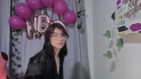 Snapshot of sarahsmitt chatting on 05.15.26 Sarah online show from 05.15.26