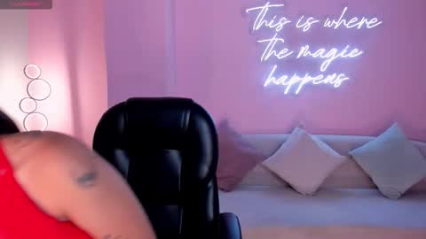 Sarah  independent model online show from 03.04.26