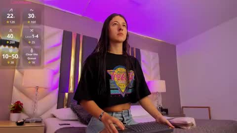 Snapshot of sarajonness_ chatting on 10.19.25 Sara Jonnes online show from 10.19.25