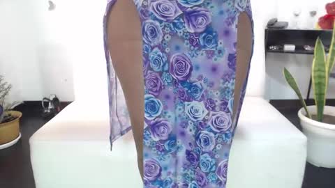 Saraloves online show from 12.12.24