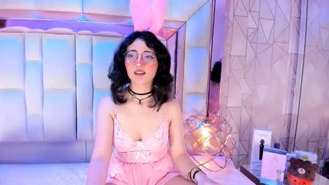 Snapshot of saramartini2 chatting on 10.20.25 sara online show from 10.20.25