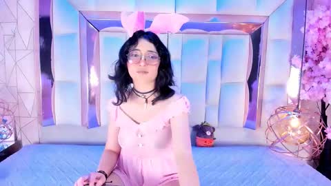 Snapshot of saramartini2 chatting on 11.04.25 sara online show from 11.04.25