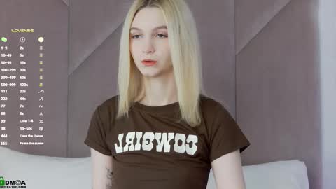 saramist online show from 10.15.25