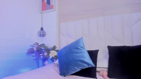 Snapshot of saramonroe1 chatting on 01.03.25 Sara online show from 01.03.25