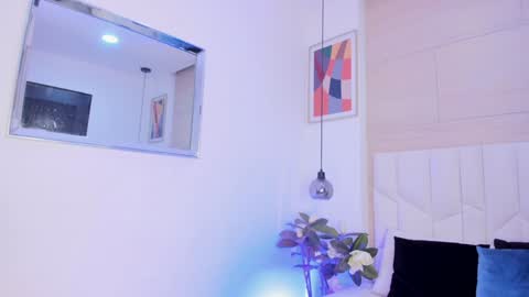 Snapshot of saramonroe1 chatting on 01.10.25 Sara online show from 01.10.25