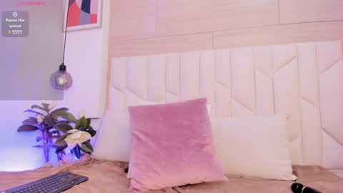 Snapshot of saramonroe1 chatting on 02.03.25 Sara online show from 02.03.25