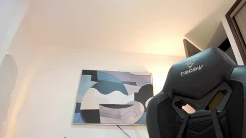 I am Sara  online show from 04.21.26