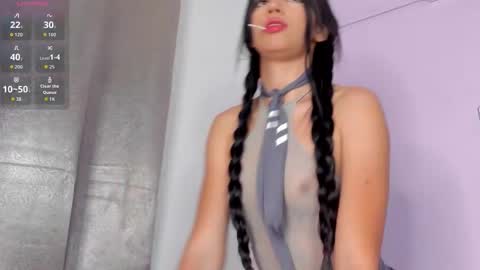  Sara  online show from 10.15.25