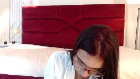 Snapshot of sarasaenz_99 chatting on 12.15.24 Sara online show from 12.15.24