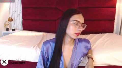 Snapshot of sarasaenz_99 chatting on 12.23.24 Sara online show from 12.23.24