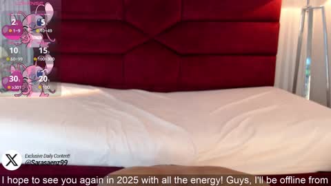 Snapshot of sarasaenz_99 chatting on 12.31.24 Sara online show from 12.31.24