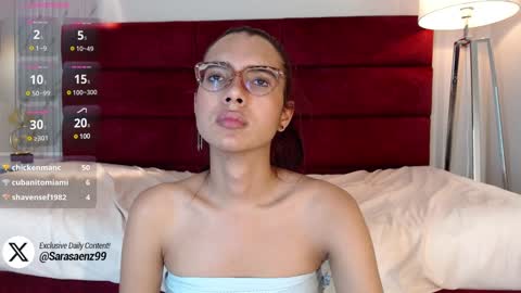 Snapshot of sarasaenz_99 chatting on 01.18.25 Sara online show from 01.18.25