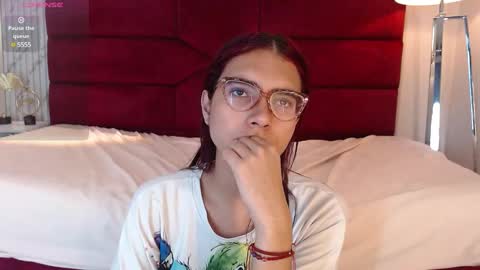 Snapshot of sarasaenz_99 chatting on 01.26.25 Sara online show from 01.26.25