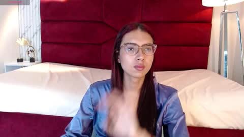 Snapshot of sarasaenz_99 chatting on 01.26.25 Sara online show from 01.26.25