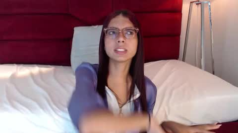 Snapshot of sarasaenz_99 chatting on 02.16.25 Sara online show from 02.16.25