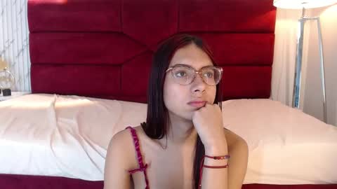 Snapshot of sarasaenz_99 chatting on 02.21.25 Sara online show from 02.21.25