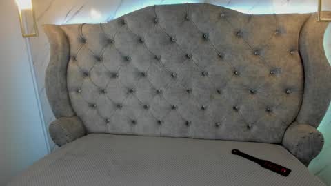   online show from 02.02.25