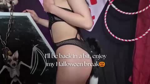   online show from 10.25.25