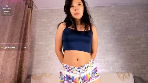 Snapshot of sarasun34 chatting on 10.06.25 Sara online show from 10.06.25