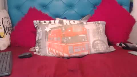 Sara Wills online show from 10.01.25