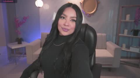 Sara Winstone online show from 02.12.26