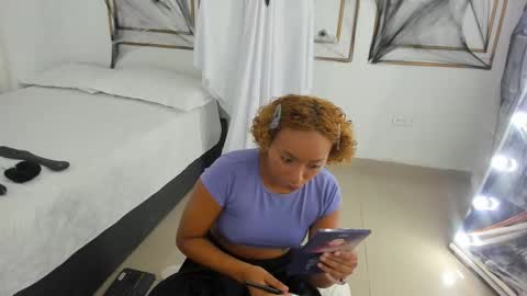 Saray Mardez online show from 10.15.25