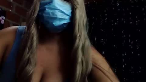 Snapshot of saray_mixx chatting on 10.25.25 saray_mixx online show from 10.25.25