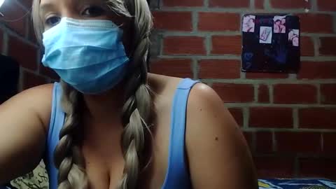 Snapshot of saray_mixx chatting on 10.30.25 saray_mixx online show from 10.30.25