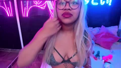 saraycooper_ online show from 09.23.25