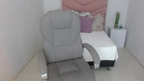 Saray Vega online show from 11.04.25