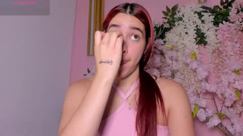 Snapshot of sarenlux chatting on 09.12.25 Baby Saren online show from 09.12.25