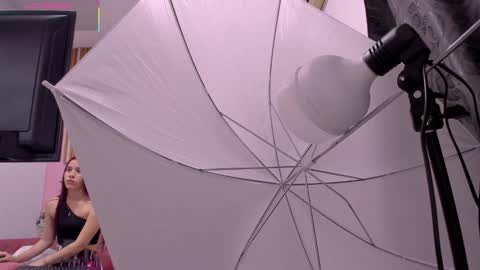 Snapshot of sarenlux chatting on 09.30.25 Baby Saren online show from 09.30.25