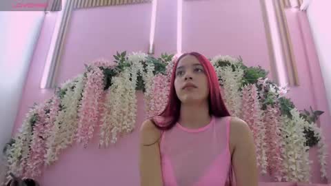 Snapshot of sarenlux chatting on 10.04.25 Baby Saren online show from 10.04.25